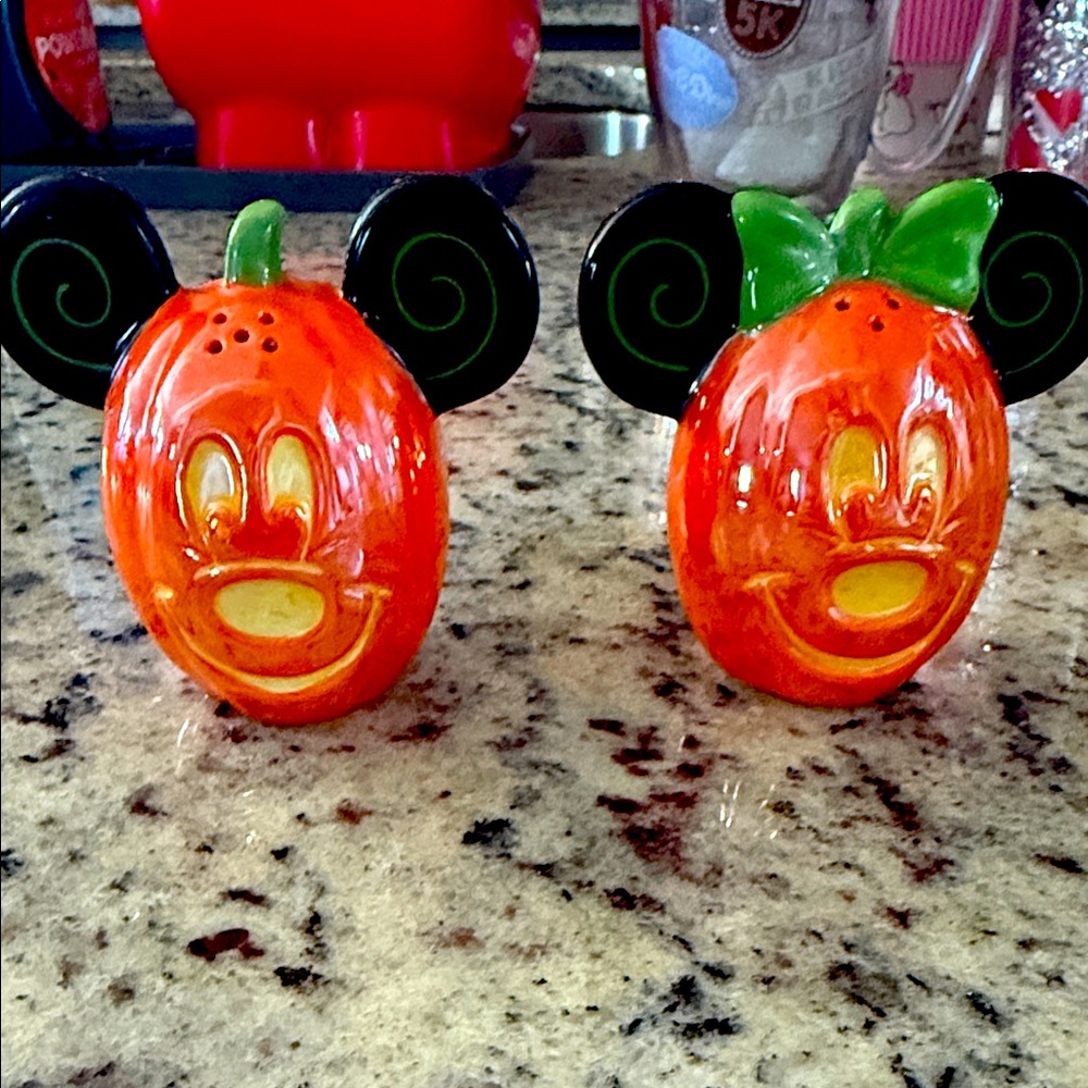 Mickey Mouse & Minnie Mouse Salt And Pepper Shakers Halloween Pumpkin Green Bow